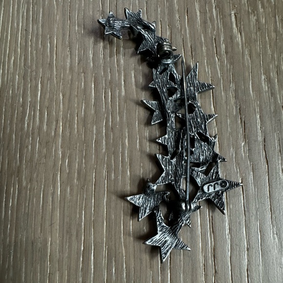 J & J silver tone star brooch - Picture 3 of 5